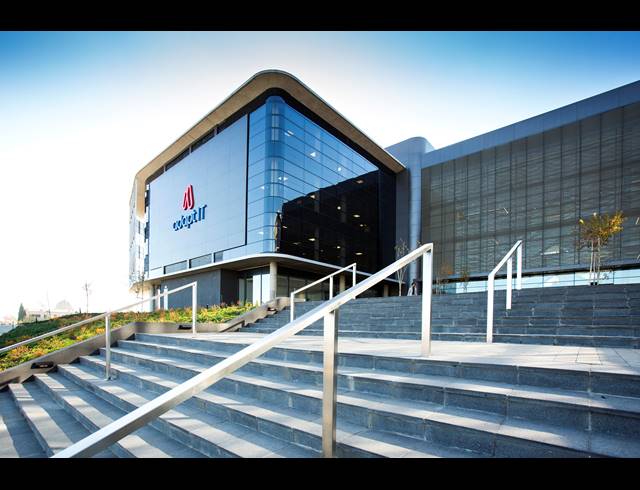 2,495M² OFFICE TO LET IN NOORDWYK